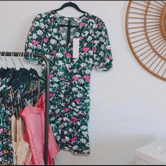 Meet your Posher, Yanelys - Picture 2 of 2